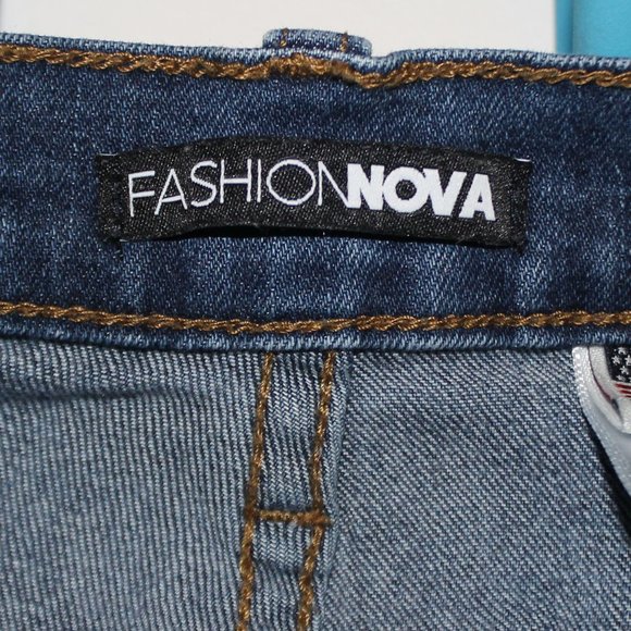 Fashion Nova Ripped Dark Blue Jeans size 26. - Picture 3 of 3